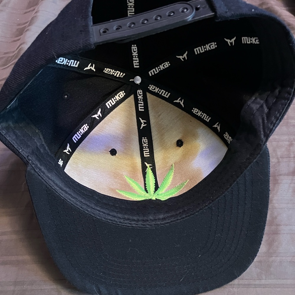 Weed Leaf SnapBack - Picture 2 of 3